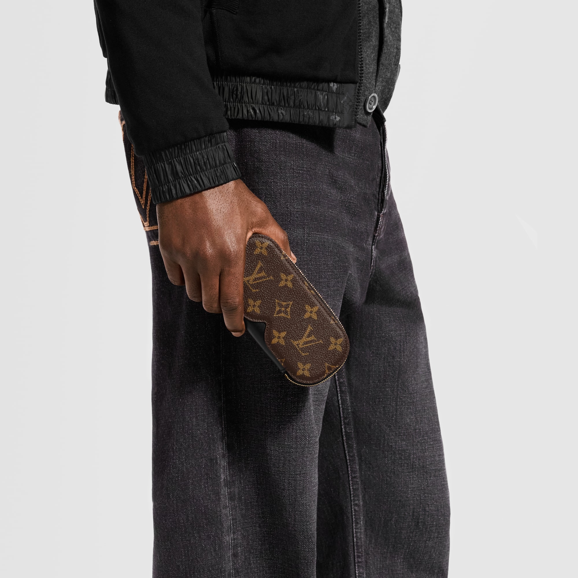 Sunglasses Pouch GM Monogram - Men - Discontinued Product | LOUIS